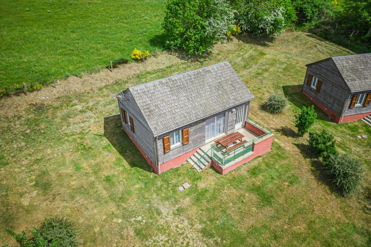 Les Chalets De La Vallee Du Bes Albaret-le-Comtal Екстериор снимка